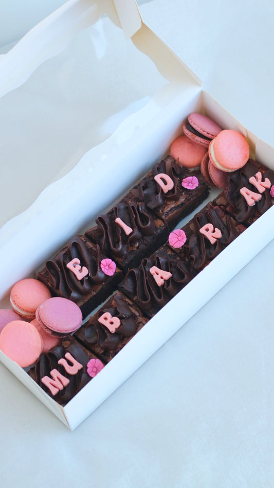 Eid Treat Box - Brownies and Macarons